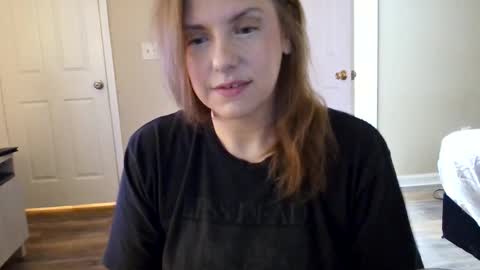 Snapshot of tinywithtiddies chatting on 02-28-26, 01:39 tinywithtiddies online show from 02-28-26, 01:39