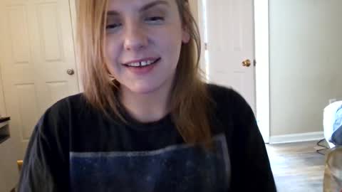 Snapshot of tinywithtiddies chatting on 03-21-26, 01:21 tinywithtiddies online show from 03-21-26, 01:21