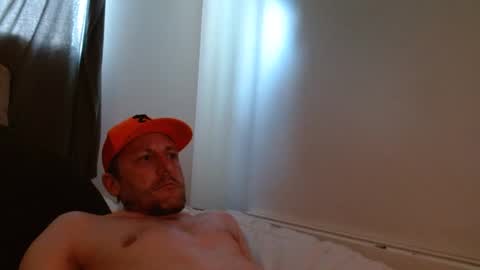 Snapshot of tipat35 chatting on 09-19-25, 01:45 tipat35 online show from 09-19-25, 01:45