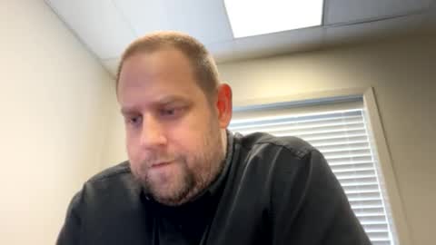 Snapshot of tipman84 chatting on 05-29-26, 04:38 C online show from 05-29-26, 04:38