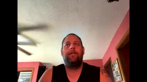 Snapshot of tipman84 chatting on 06-05-26, 01:28 C online show from 06-05-26, 01:28