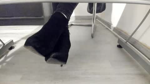 Anna online show from 10-05-25, 05:22