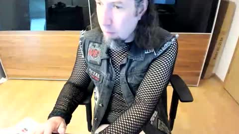 Snapshot of tirolerboy27 chatting on 04-28-26, 08:19 Tirolerboy27 online show from 04-28-26, 08:19