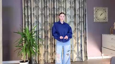 Snapshot of tisaschollmeier chatting on 07-19-26, 05:38 VIKI online show from 07-19-26, 05:38