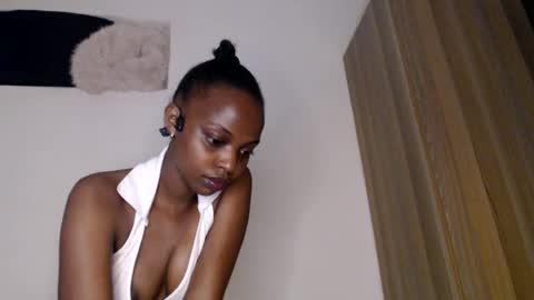 Snapshot of tisha_amore chatting on 07-21-26, 07:49 Amore online show from 07-21-26, 07:49