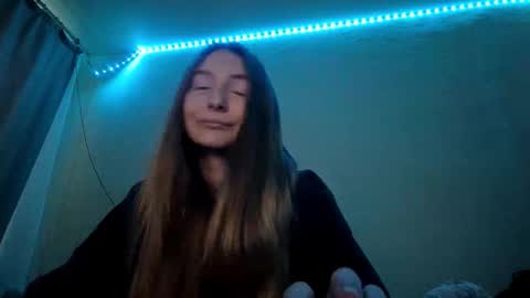 Hi Im Carry 18 years old online show from 11-19-25, 06:46