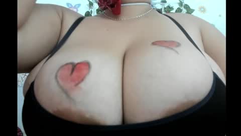 Snapshot of titsbiglili chatting on 02-14-25, 01:29 LILI online show from 02-14-25, 01:29