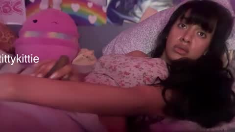 Snapshot of tittykittie chatting on 01-16-26, 10:14 HOTTIE4U online show from 01-16-26, 10:14