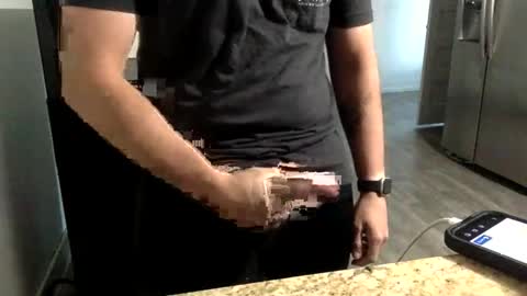 Snapshot of tnich28 chatting on 10-14-25, 11:27 tnich28 online show from 10-14-25, 11:27