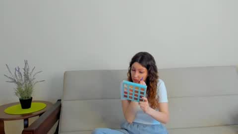 Snapshot of toasterwife chatting on 06-17-26, 05:43 toasterwife online show from 06-17-26, 05:43