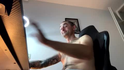 Snapshot of tobi19899 chatting on 11-06-25, 06:42 Jan5676 online show from 11-06-25, 06:42