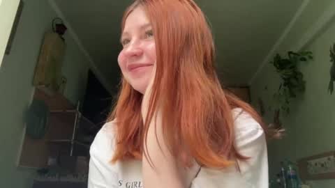 Snapshot of tobybroxton chatting on 05-12-26, 08:22 Emma online show from 05-12-26, 08:22