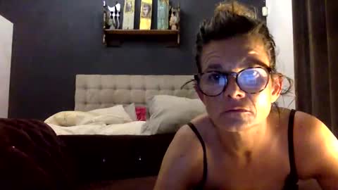 todean77 online show from 12-23-25, 01:58