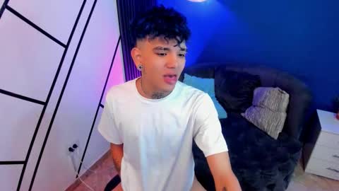 Snapshot of todoroki_g chatting on 11-24-25, 12:27 todoroki_g online show from 11-24-25, 12:27