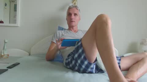Daniel Bisexual uncut 20cm online show from 09-14-25, 05:39