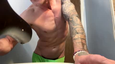 Snapshot of toightfit chatting on 11-26-25, 12:11 toightfit online show from 11-26-25, 12:11