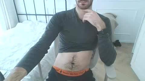 Snapshot of toja112 chatting on 12-17-24, 08:56 Martin online show from 12-17-24, 08:56