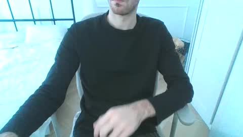 Snapshot of toja112 chatting on 12-27-24, 09:28 Martin online show from 12-27-24, 09:28