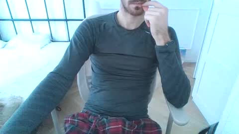 Snapshot of toja112 chatting on 01-02-25, 09:22 Martin online show from 01-02-25, 09:22