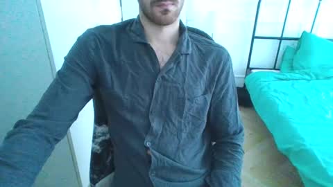 Snapshot of toja112 chatting on 01-22-25, 10:07 Martin online show from 01-22-25, 10:07