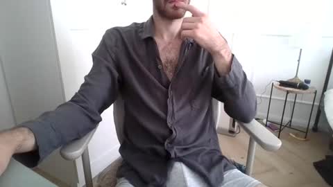 Snapshot of toja112 chatting on 06-28-26, 09:15 Martin online show from 06-28-26, 09:15