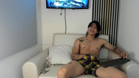 toji lee online show from 10-19-25, 02:34