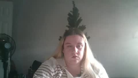 Snapshot of tokerqueen28 chatting on 12-15-25, 10:58 tokerqueen28 online show from 12-15-25, 10:58