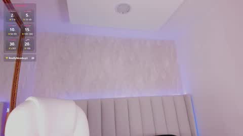 Snapshot of tokio_shuang chatting on 11-26-25, 10:11 online show from 11-26-25, 10:11