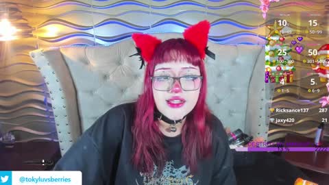 Snapshot of toky_doll chatting on 12-18-24, 12:54 toky online show from 12-18-24, 12:54