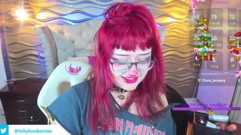 Snapshot of toky_doll chatting on 12-18-24, 10:24 toky online show from 12-18-24, 10:24