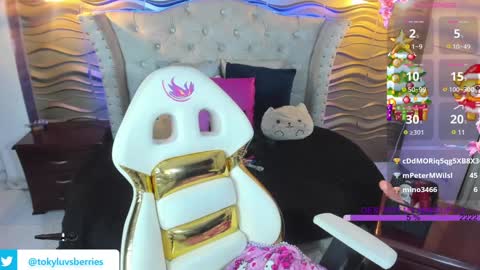Snapshot of toky_doll chatting on 12-19-24, 01:28 toky online show from 12-19-24, 01:28