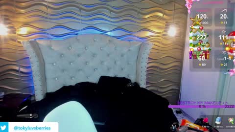 Snapshot of toky_doll chatting on 12-21-24, 10:40 toky online show from 12-21-24, 10:40