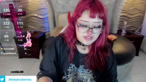 Snapshot of toky_doll chatting on 01-08-25, 01:53 toky online show from 01-08-25, 01:53