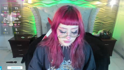 Snapshot of toky_doll chatting on 01-22-25, 10:05 toky online show from 01-22-25, 10:05
