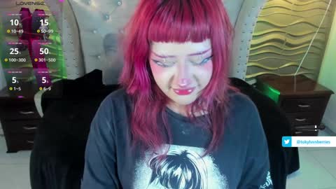 Snapshot of toky_doll chatting on 02-06-25, 12:11 toky online show from 02-06-25, 12:11
