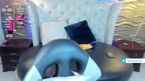 Snapshot of toky_doll chatting on 02-14-25, 10:25 toky online show from 02-14-25, 10:25
