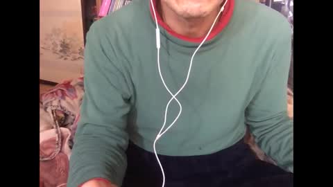 Snapshot of tokyo2024 chatting on 02-17-25, 04:42 small man online show from 02-17-25, 04:42