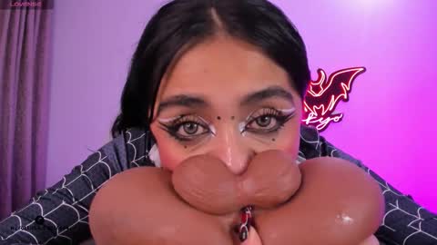 Snapshot of tokyo_444 chatting on 10-10-25, 11:59 Independent model online show from 10-10-25, 11:59