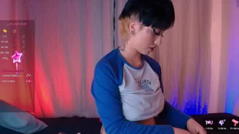 Snapshot of tokyo_blues chatting on 06-27-26, 04:39 Halsey Sofii online show from 06-27-26, 04:39