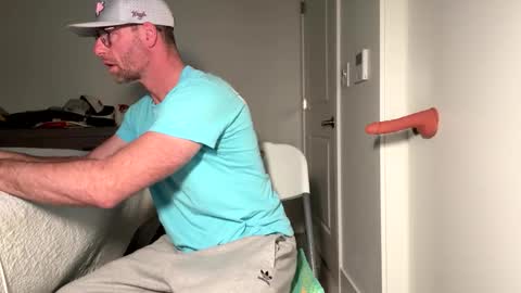 Snapshot of tokyodude12 chatting on 02-08-26, 02:31 The Beekeeper online show from 02-08-26, 02:31