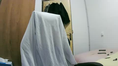 Snapshot of tolon408472 chatting on 01-09-25, 01:29 tolon408472 online show from 01-09-25, 01:29
