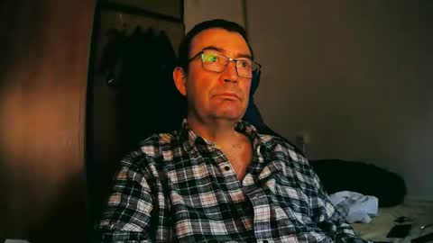 Snapshot of tolon408472 chatting on 01-10-25, 04:41 tolon408472 online show from 01-10-25, 04:41