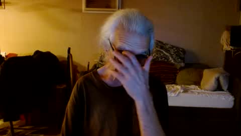 Snapshot of tom112292014 chatting on 06-06-26, 03:11 tom112292014 online show from 06-06-26, 03:11