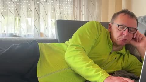 Tom online show from 04-11-26, 08:07