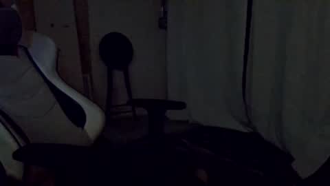 Snapshot of tom6801 chatting on 11-01-25, 10:06 Tom online show from 11-01-25, 10:06