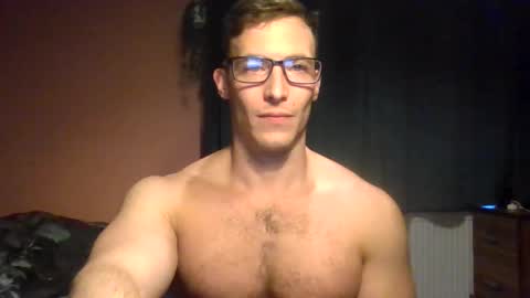 Snapshot of tom90ukx chatting on 02-20-26, 05:35 tom90ukx online show from 02-20-26, 05:35