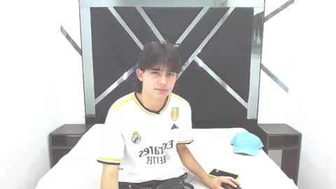 tom_0002 online show from 10-31-25, 09:27