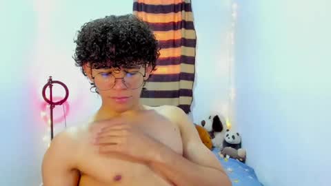 Tom Blue online show from 04-19-26, 03:55