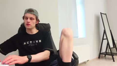 tom online show from 06-22-26, 03:58