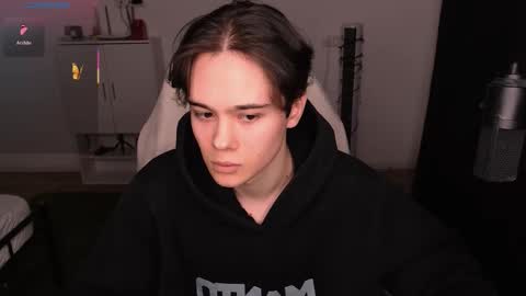 Snapshot of tom_er0s chatting on 02-03-26, 10:26 Tom online show from 02-03-26, 10:26